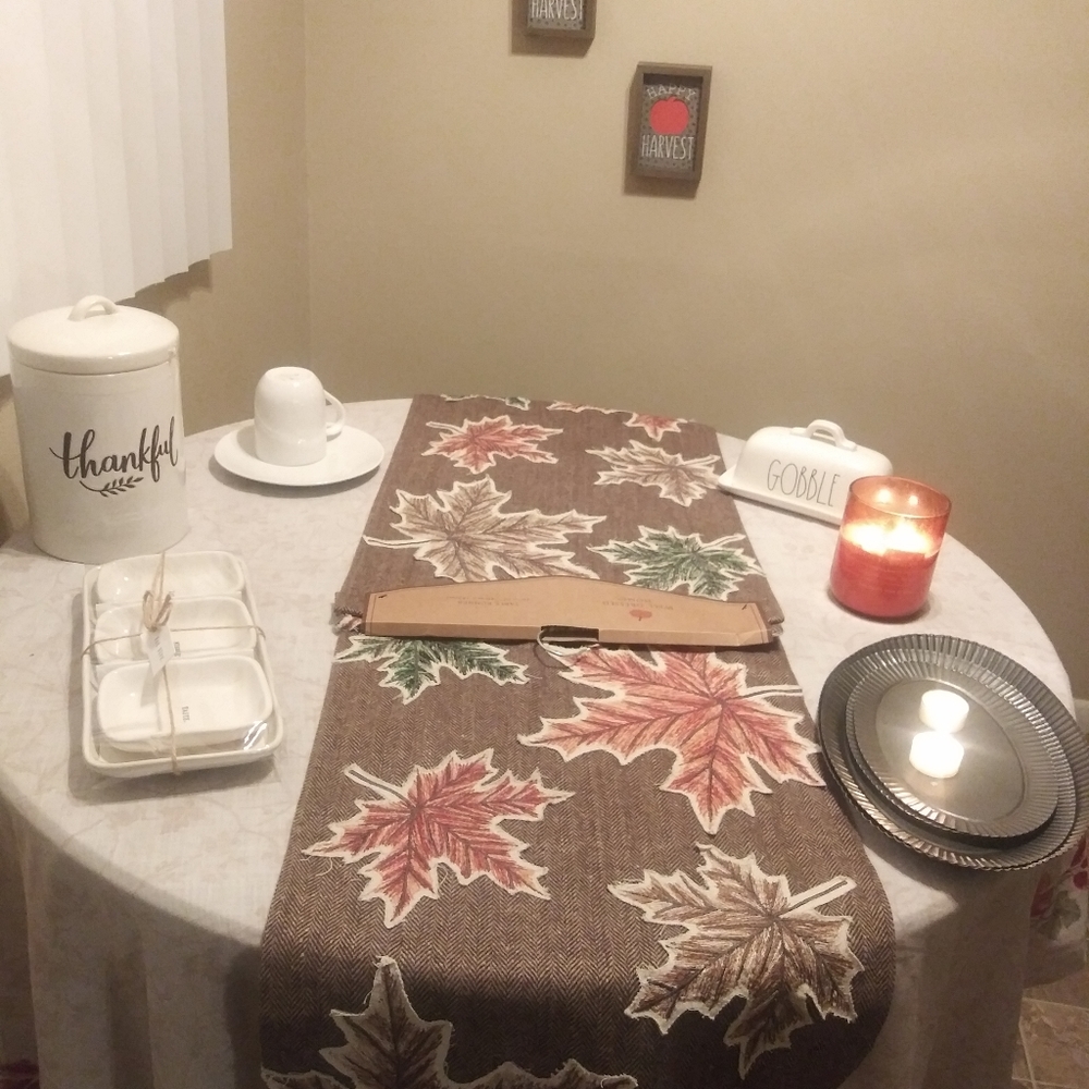 Table runner - Picture 3 of 4